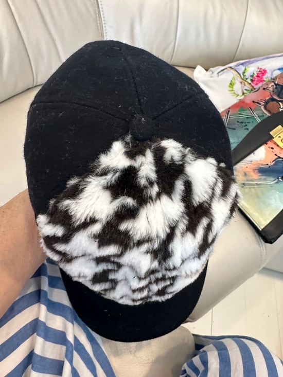 henri bendel Kids Faux Fur Leopard Panel Cap - Black & White main image 7